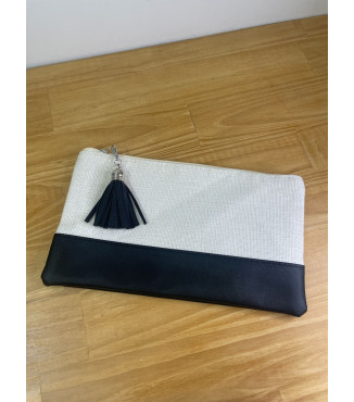 Pochette avec pompon