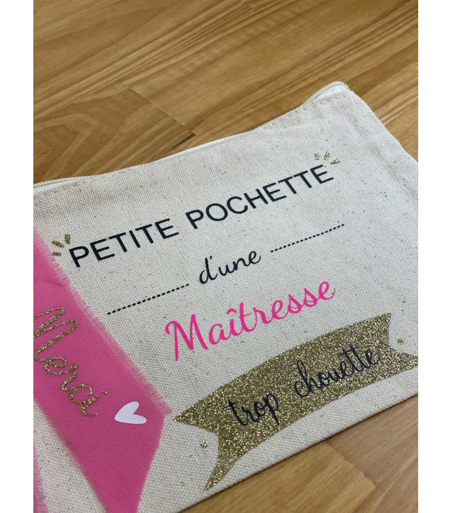 Pochette avec ruban de soie